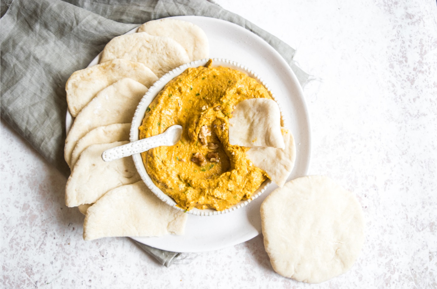Pita Pockets with Pumpkin and Walnut Dip